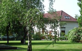 Roza Hotel Es Apartmanhaz