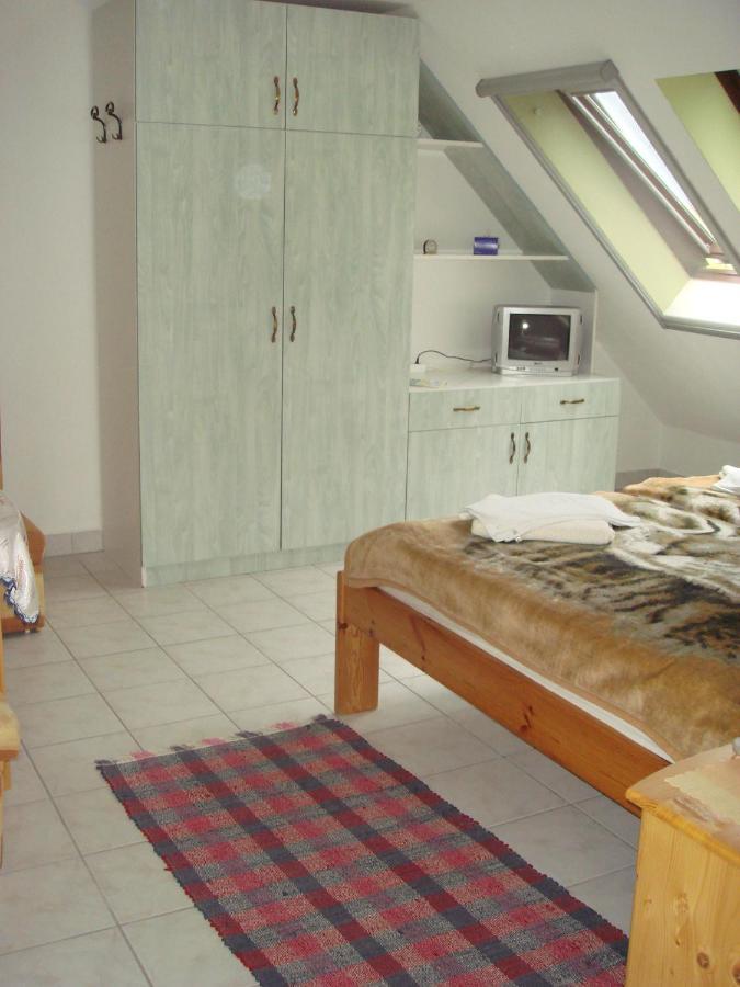Roza Hotel Es Apartmanhaz Esztergom Exterior foto