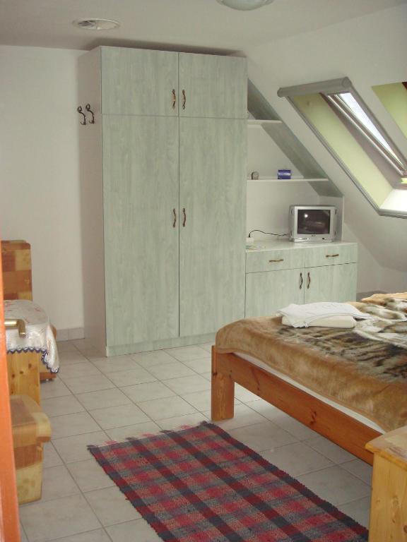 Roza Hotel Es Apartmanhaz Esztergom Zimmer foto