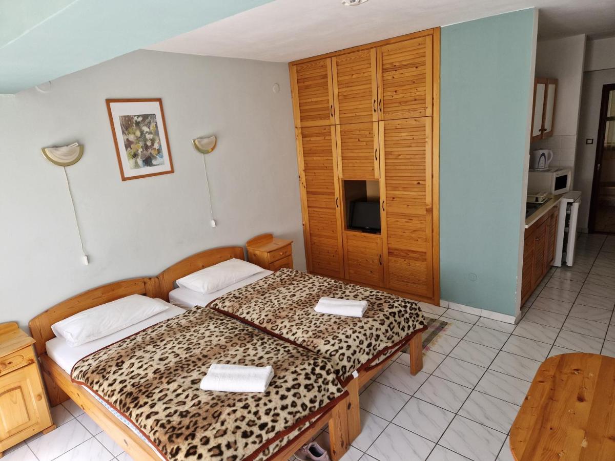 Roza Hotel Es Apartmanhaz Esztergom Exterior foto