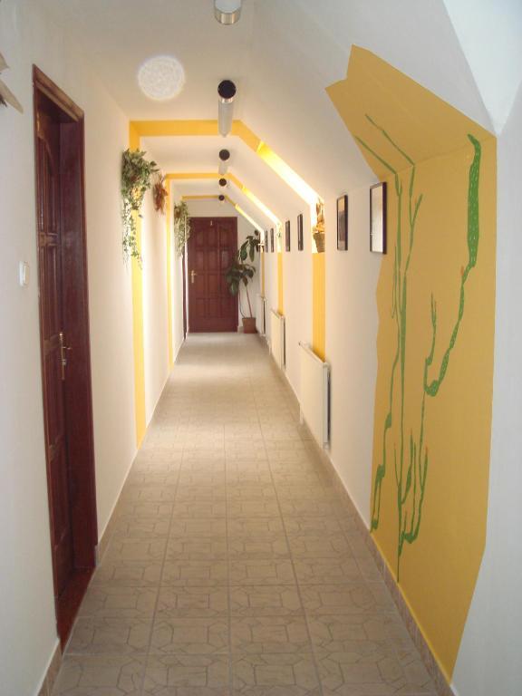 Roza Hotel Es Apartmanhaz Esztergom Exterior foto