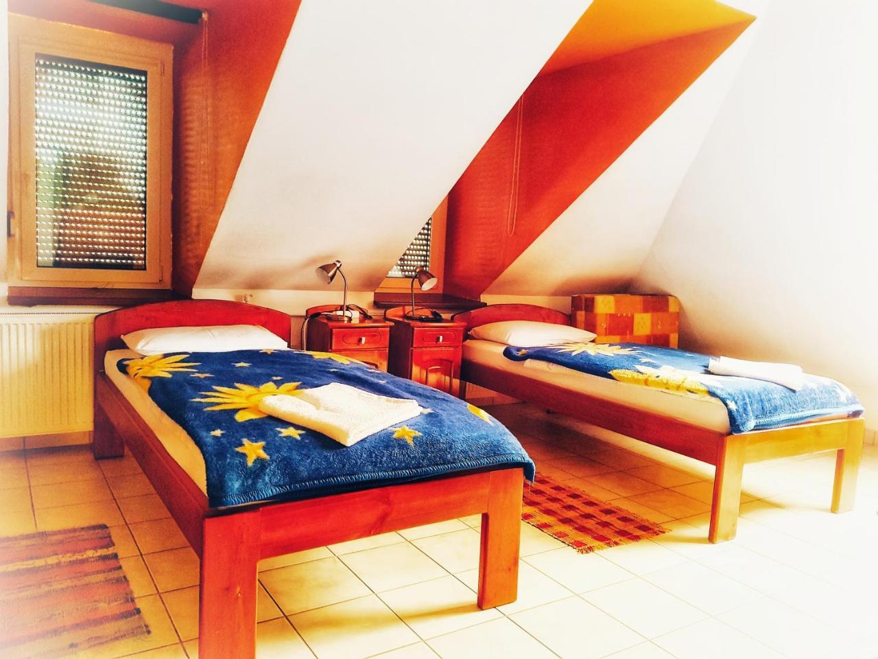 Roza Hotel Es Apartmanhaz Esztergom Exterior foto