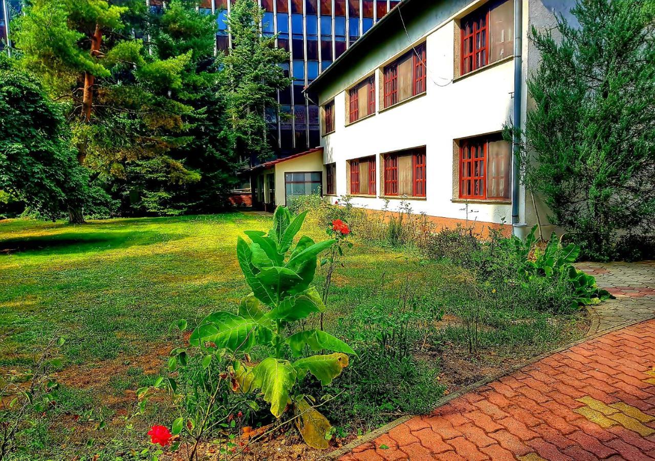 Roza Hotel Es Apartmanhaz Esztergom Exterior foto