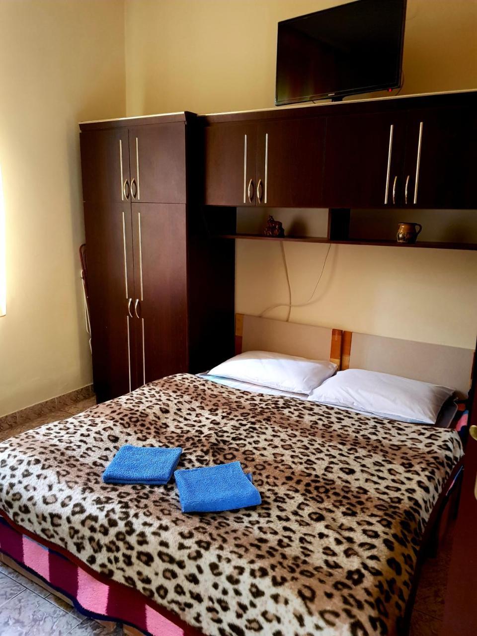 Roza Hotel Es Apartmanhaz Esztergom Exterior foto